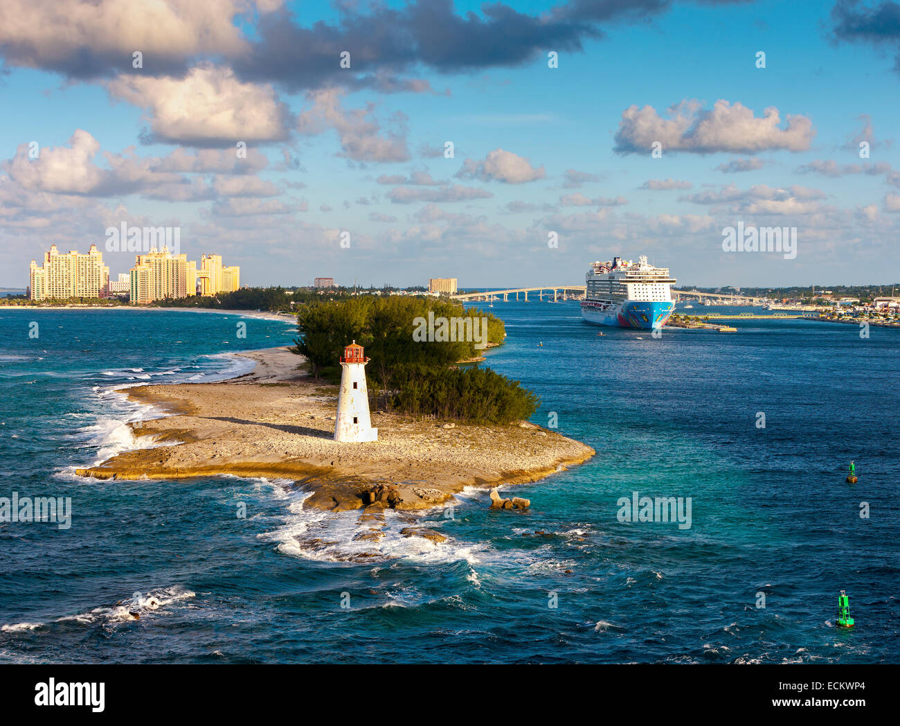 Vista panoramica di Nassau, Bahamas. Nassau si trova sull Isola Nuova Providence. Il clima tropicale e la bellezza naturale delle Bahamas Foto Stock