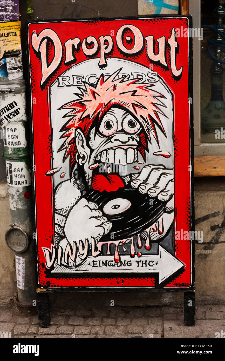 Illustrazione sulla scheda sandwich pubblicità il Drop Out Records shop. Foto Stock Illustrazione sulla scheda sandwich pubblicità il Drop Out Records shop. Foto Stock