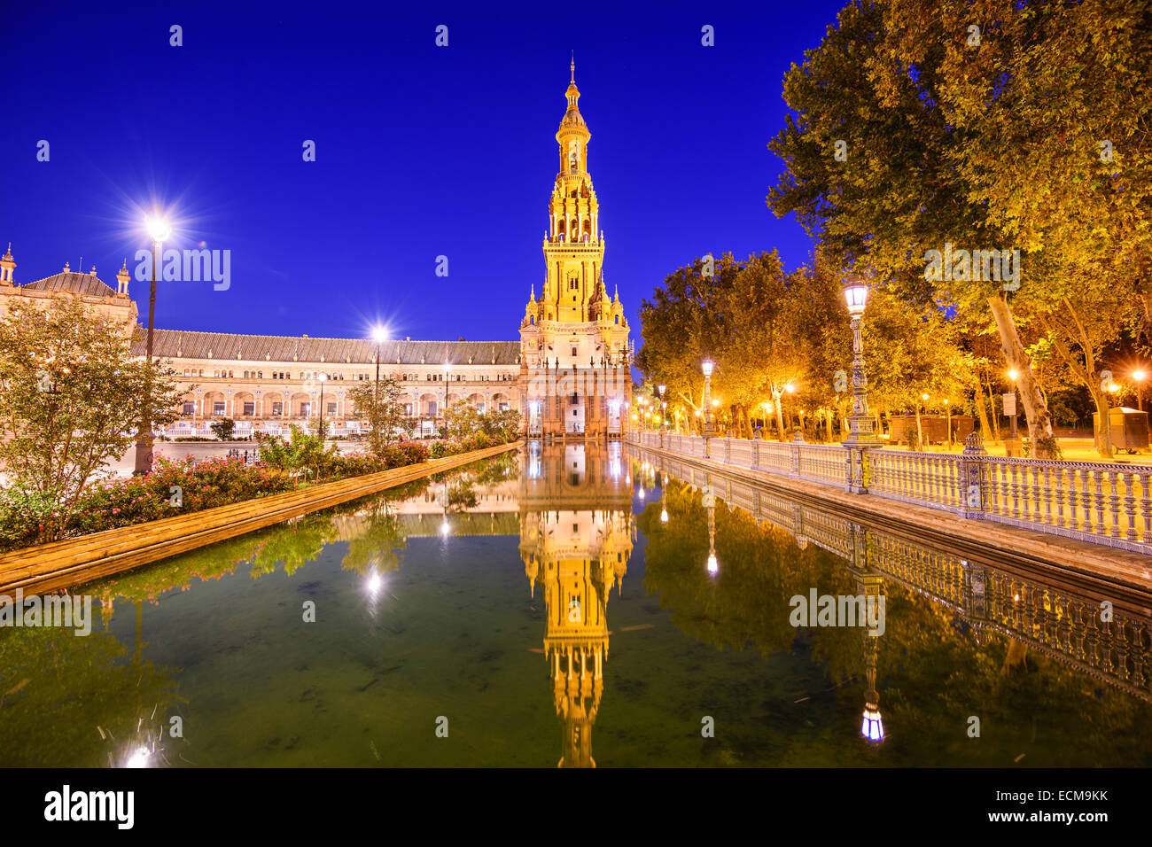Siviglia, Spagna a piazza (Plaza de Espana). Foto Stock