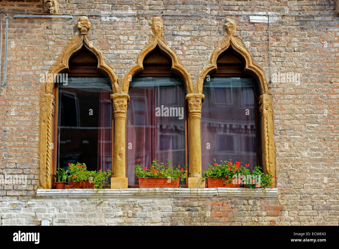 Windows palladiana con influenza moresca, Castello, Venezia, Veneto, Italia Foto Stock