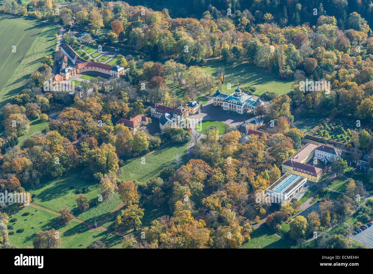 Vista aerea, Schloss Belvedere Palace e motivi, Sito Patrimonio Mondiale dell'UNESCO, Musikgymnasium, accademia di musica, destra, Weimar Foto Stock
