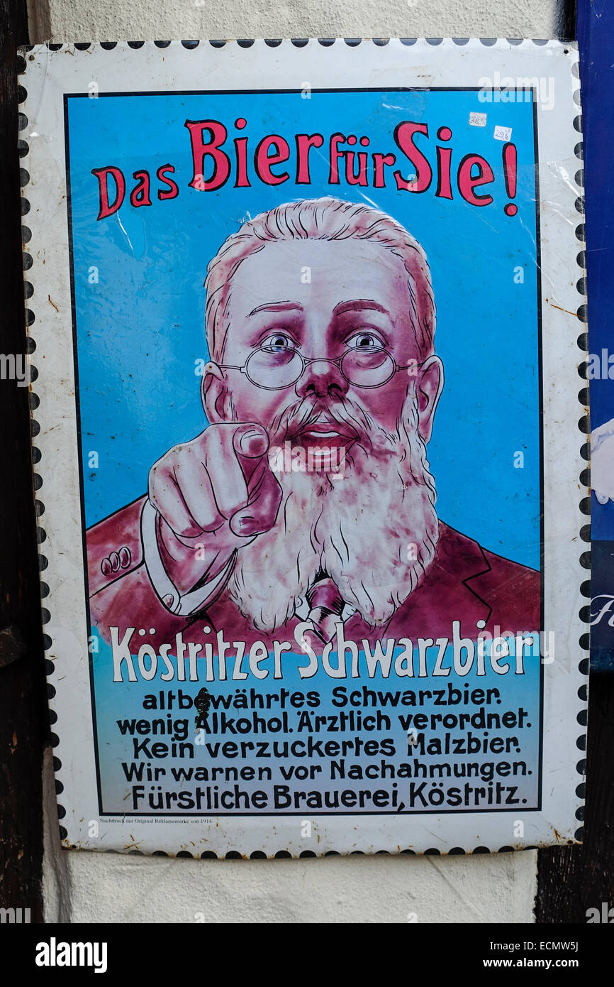 Segni di nostalgico davanti a un negozio di posta indesiderata a Handwerkerhof a Norimberga, Media Franconia, Baviera, Germania, Europa Foto Stock