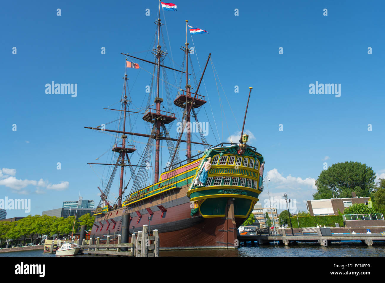 AMSTERDAM, circa agosto 2014: il paesaggio con le barche nel porto circa agosto 2014 in Amsterdam Foto Stock