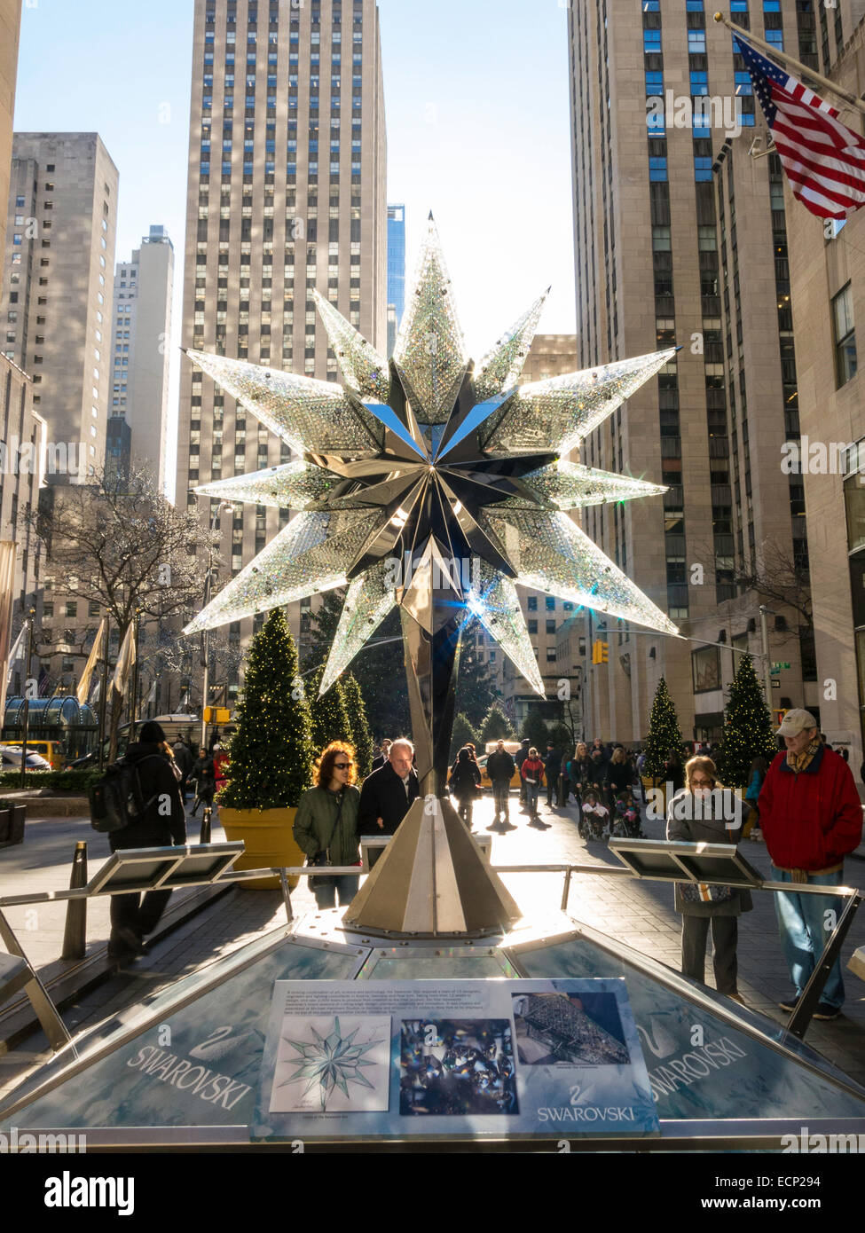 Il Cristallo Swarovski albero di Natale Star Replica, Rockefeller Center, New York, Stati Uniti d'America Foto Stock