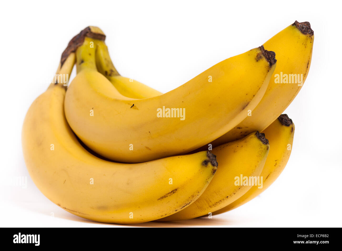 Un grappolo di banane isolato su sfondo bianco Foto Stock