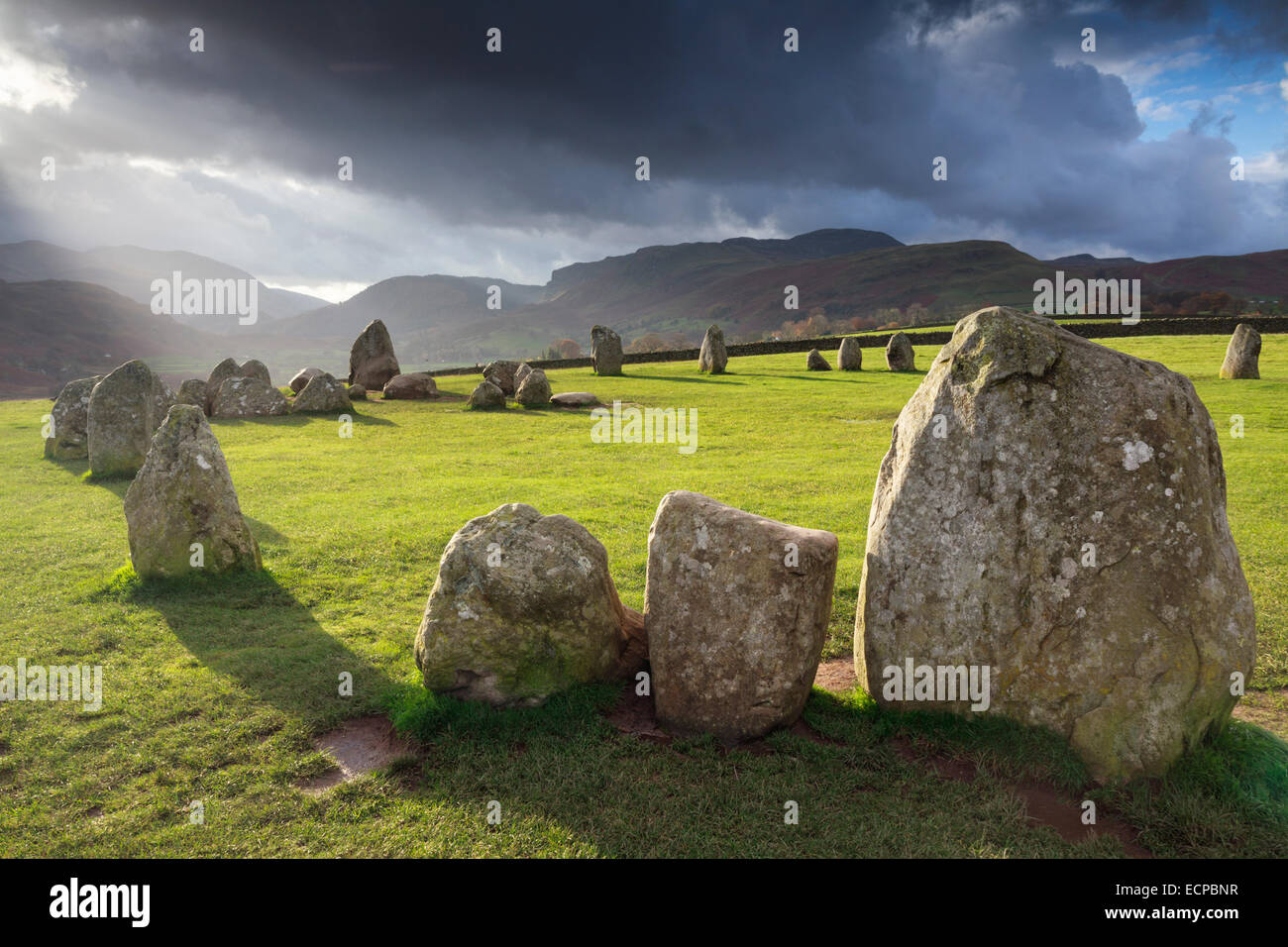Castlerigg Stone Circle nel Parco Nazionale del Distretto dei Laghi. Foto Stock