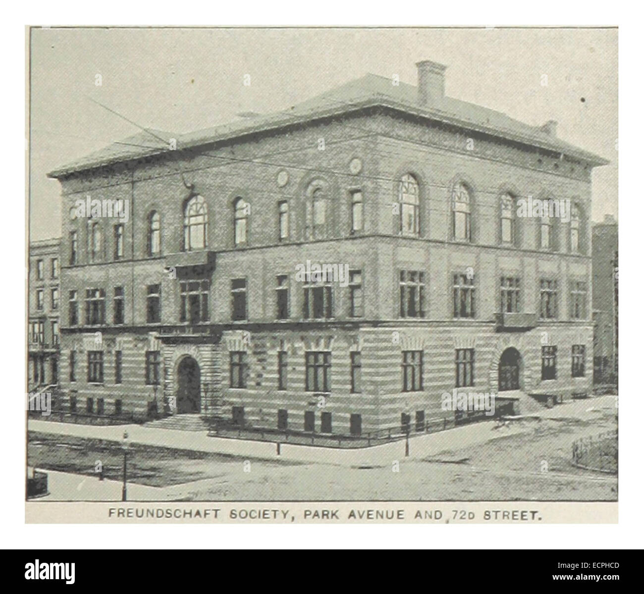 Questa mappa del 1893 di King mostra la posizione della Freundschaft Society su Park Avenue in 72nd Street, un'organizzazione culturale e sociale a New York durante la fine del XIX secolo. La mappa evidenzia la vicinanza dell'area a importanti monumenti. Foto Stock