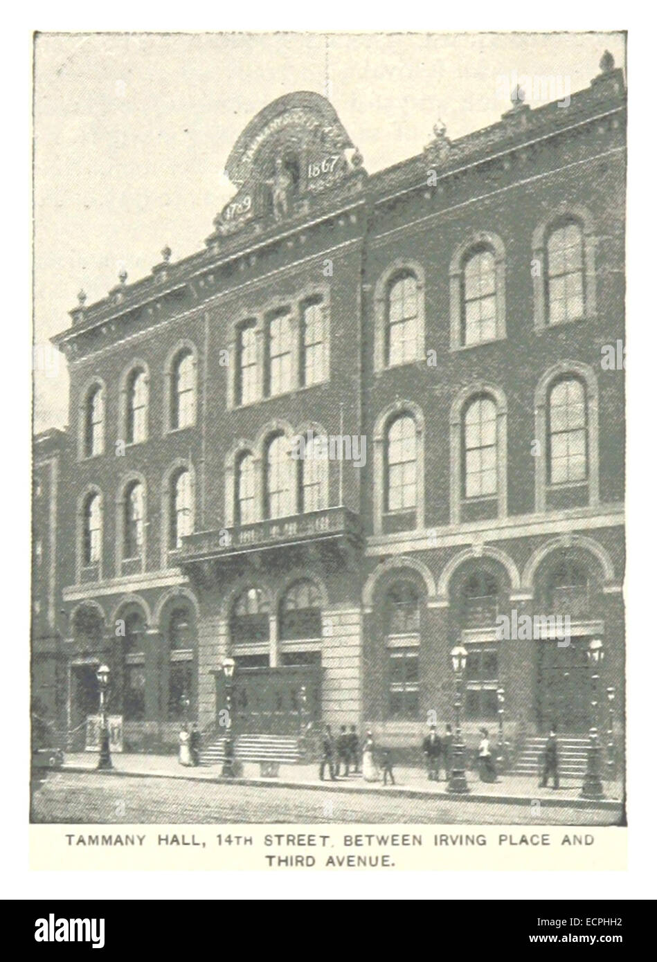 Questa illustrazione del 1893 di King mostra Tammany Hall, situata sulla 14th Street tra Irving Place e Third Avenue a New York. L'edificio fu un importante quartier generale politico per il Partito Democratico durante il XIX secolo. Foto Stock
