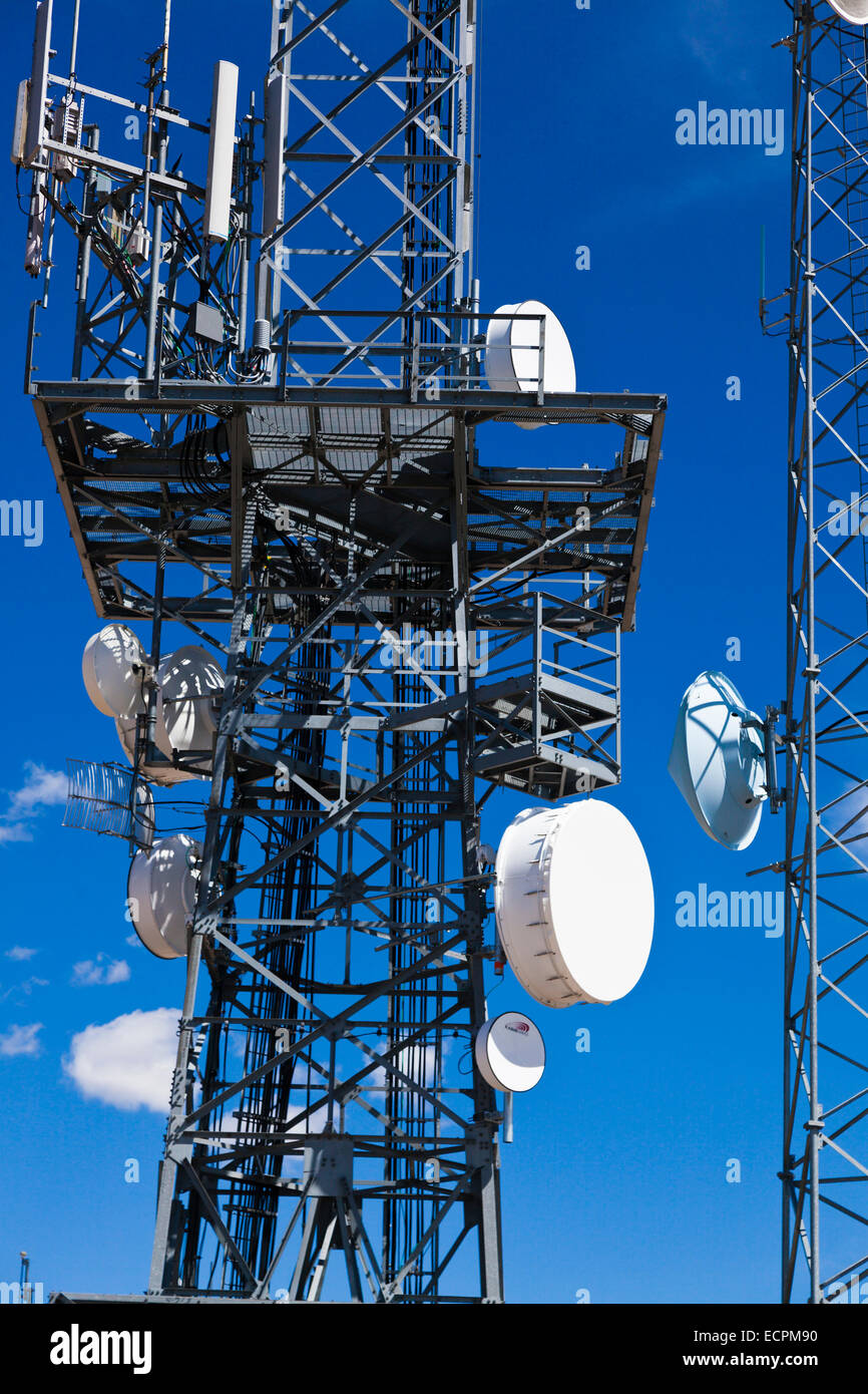 Una trasmissione wireless da torre a lobo punto sulla Divisione Continentale - Colorado Rockies Foto Stock