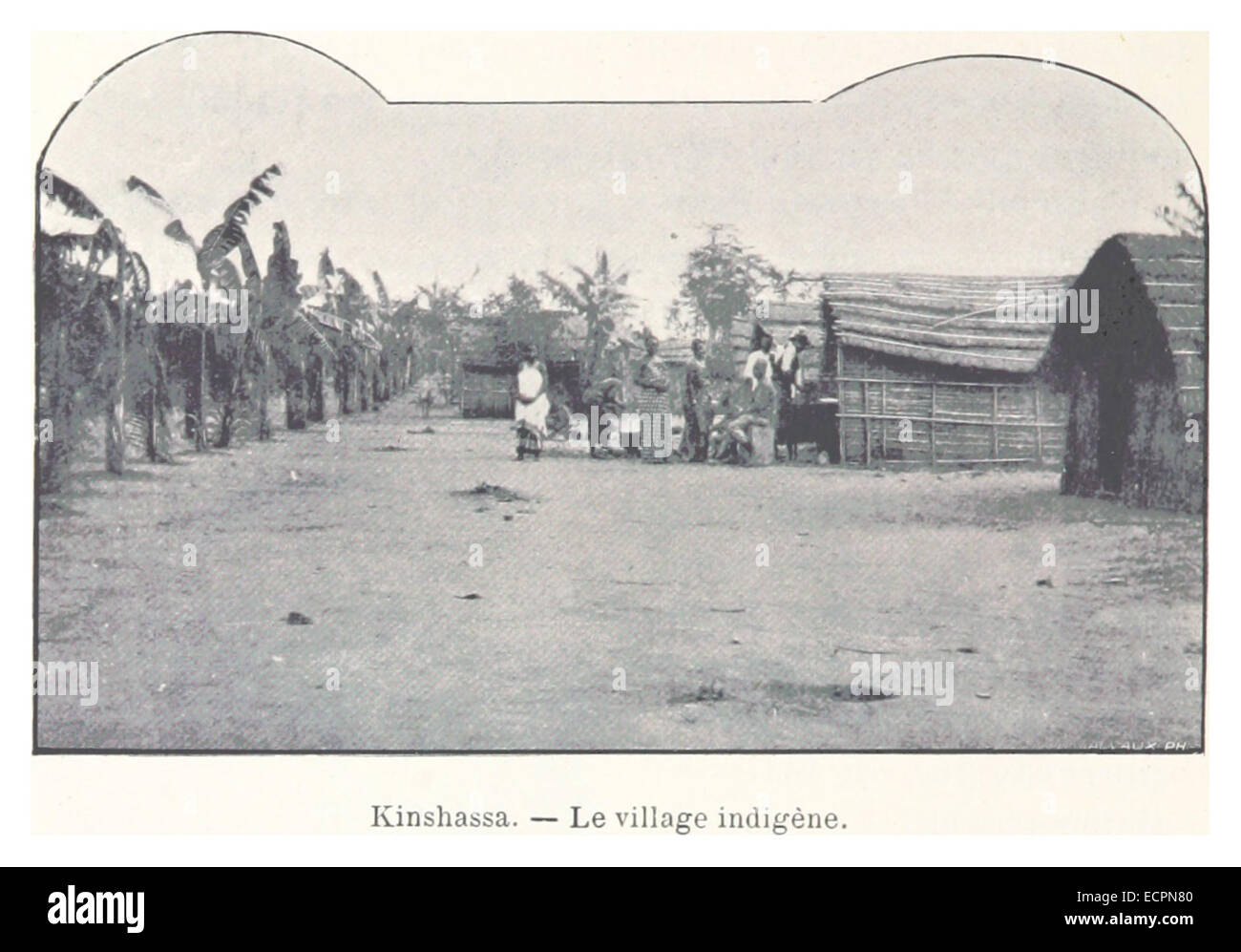 Un'illustrazione raffigurante il villaggio indigeno di Kinshassa, l'attuale Repubblica Democratica del Congo. Le opere d'arte vintage catturano la vita tradizionale del villaggio e gli elementi culturali della popolazione indigena. Foto Stock