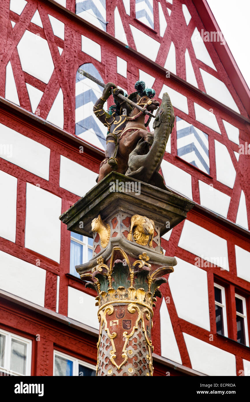 St George's fontana e carni e Dance House, Marktplatz, Rothenburg ob der Tauber, Baviera, Germania Foto Stock