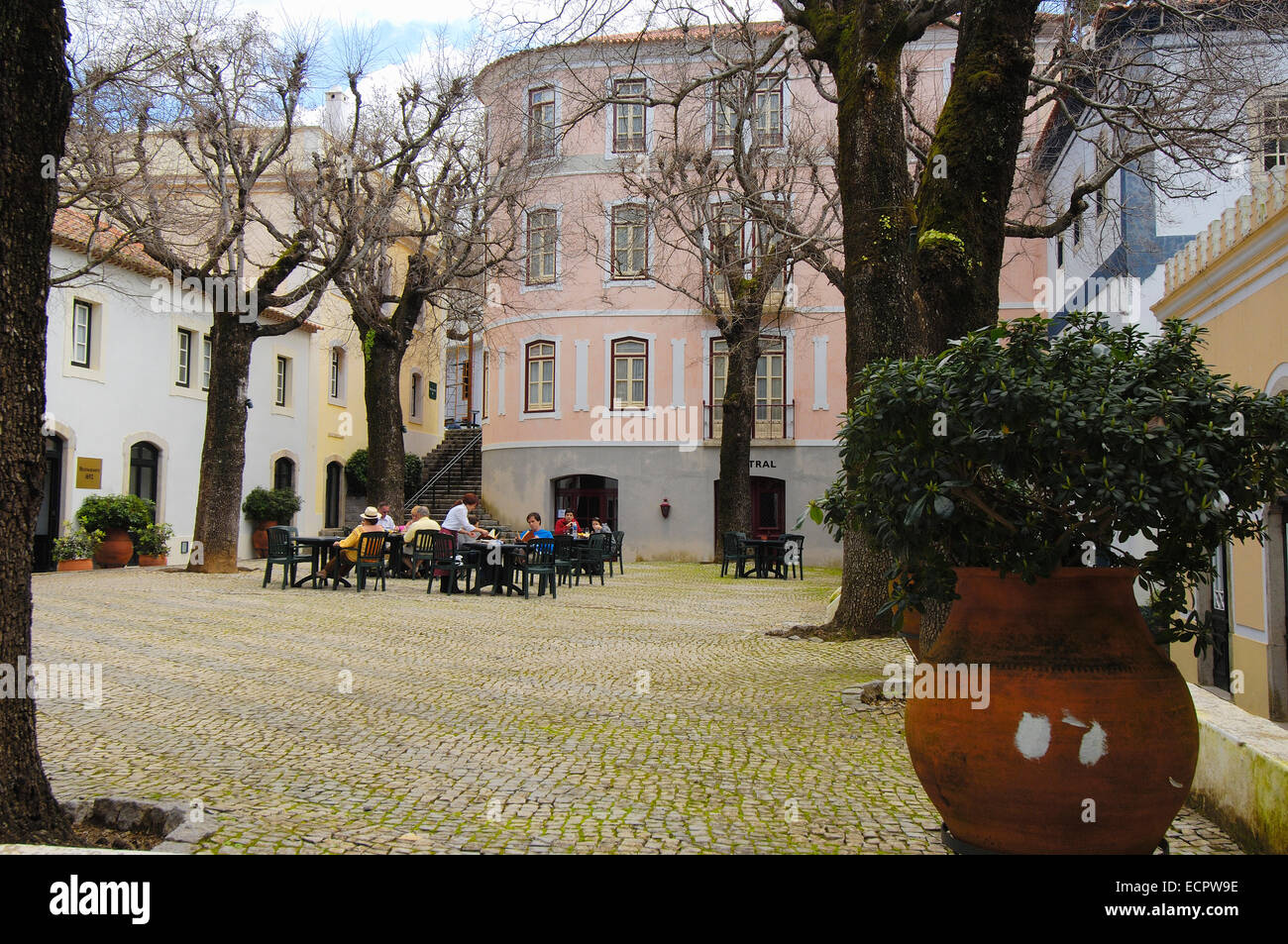 Piazza vicino al centro termale di Caldas de monchique Monchique, Algarve, Portogallo, Europa Foto Stock