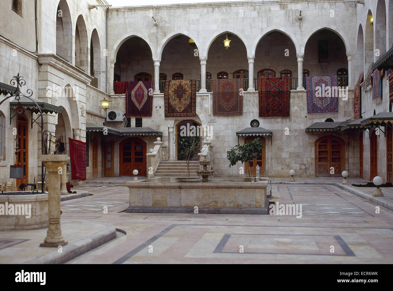La Siria. Aleppo. Khan al caravanserai Nahasin di Khan Al Nahasin. Foto prima della Siria guerra civile Foto Stock