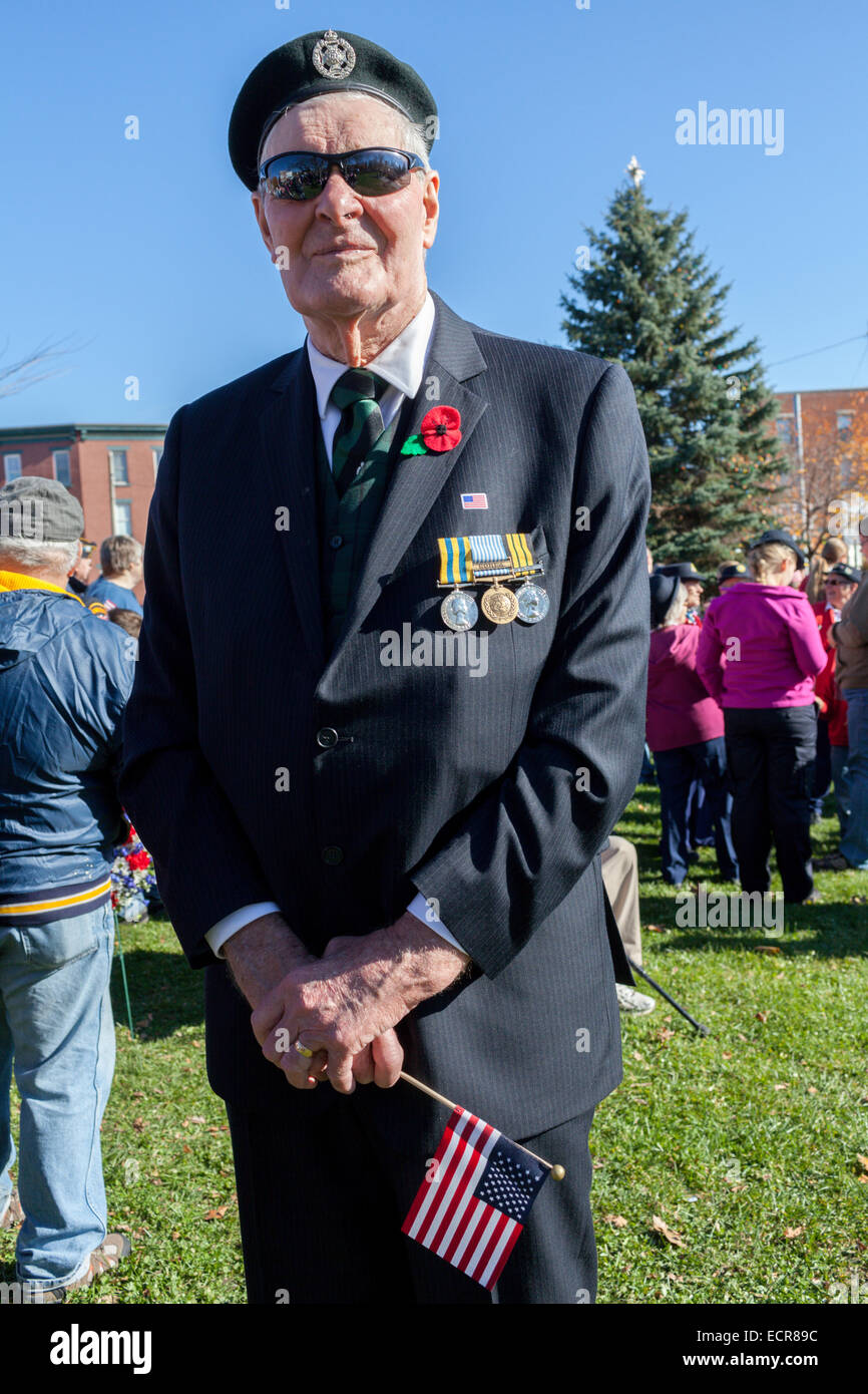 Un veterano coreano sul giorno di veterani, Cobleskill, Schoharie County, New York, Stati Uniti d'America Foto Stock