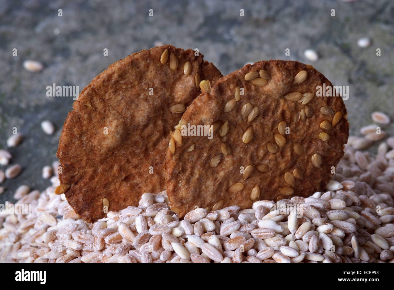 Spelta (raw) cracker di farro, vari tipi di pane e dei prodotti Foto Stock