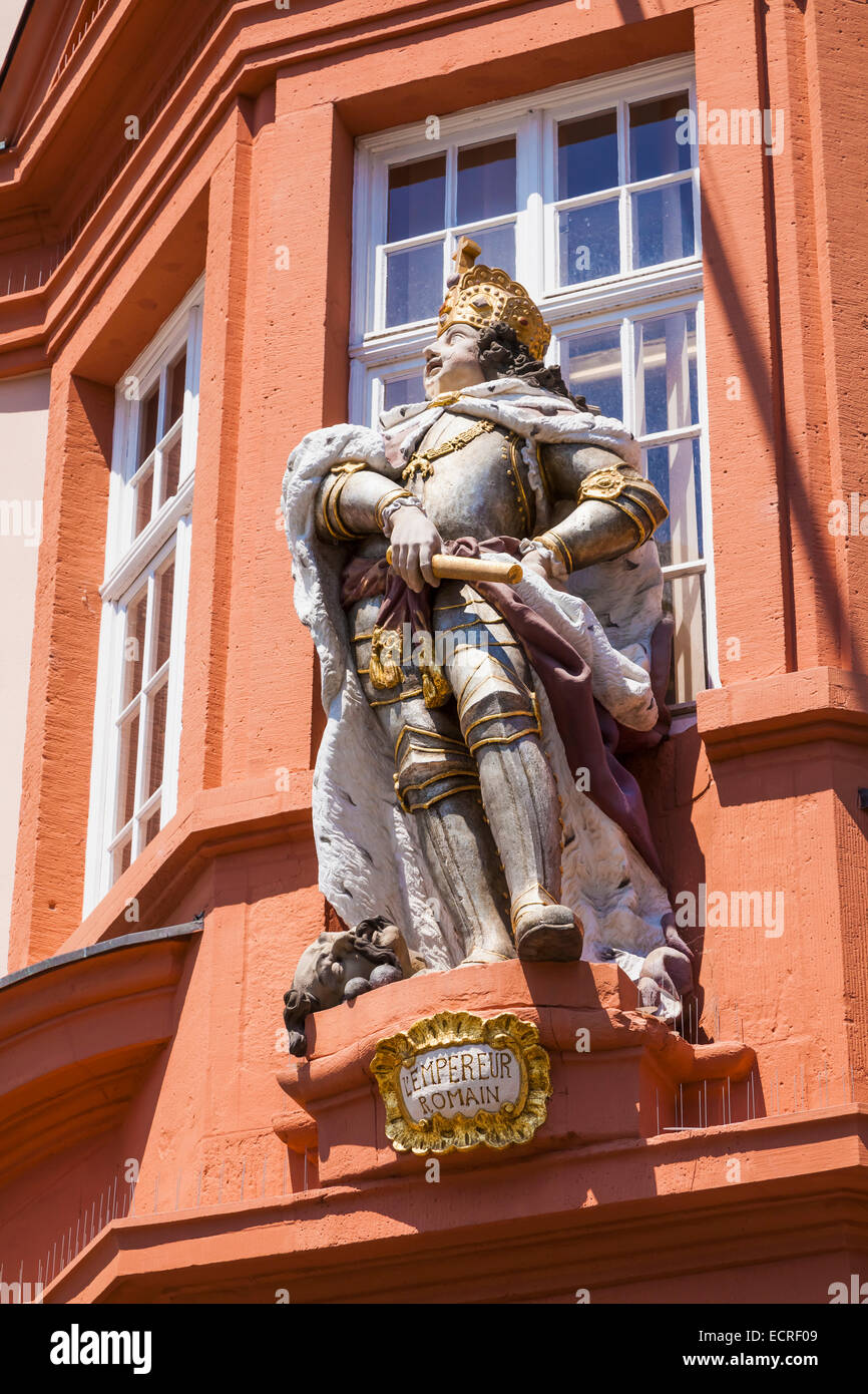 La figura alla facciata di Gutenberg Museum, Museo della stampa, città vecchia, Mainz, RENANIA-PALATINATO, Germania Foto Stock