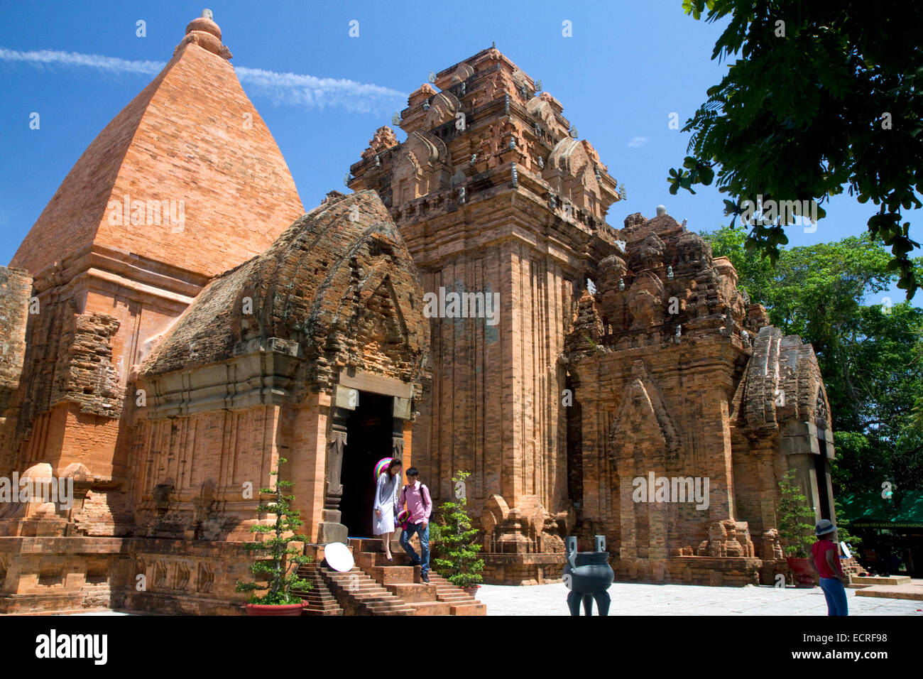 Po Nagar è un Cham torre di tempio situato nel medievale principato di Kauthara vicino a Nha Trang, Vietnam. Foto Stock