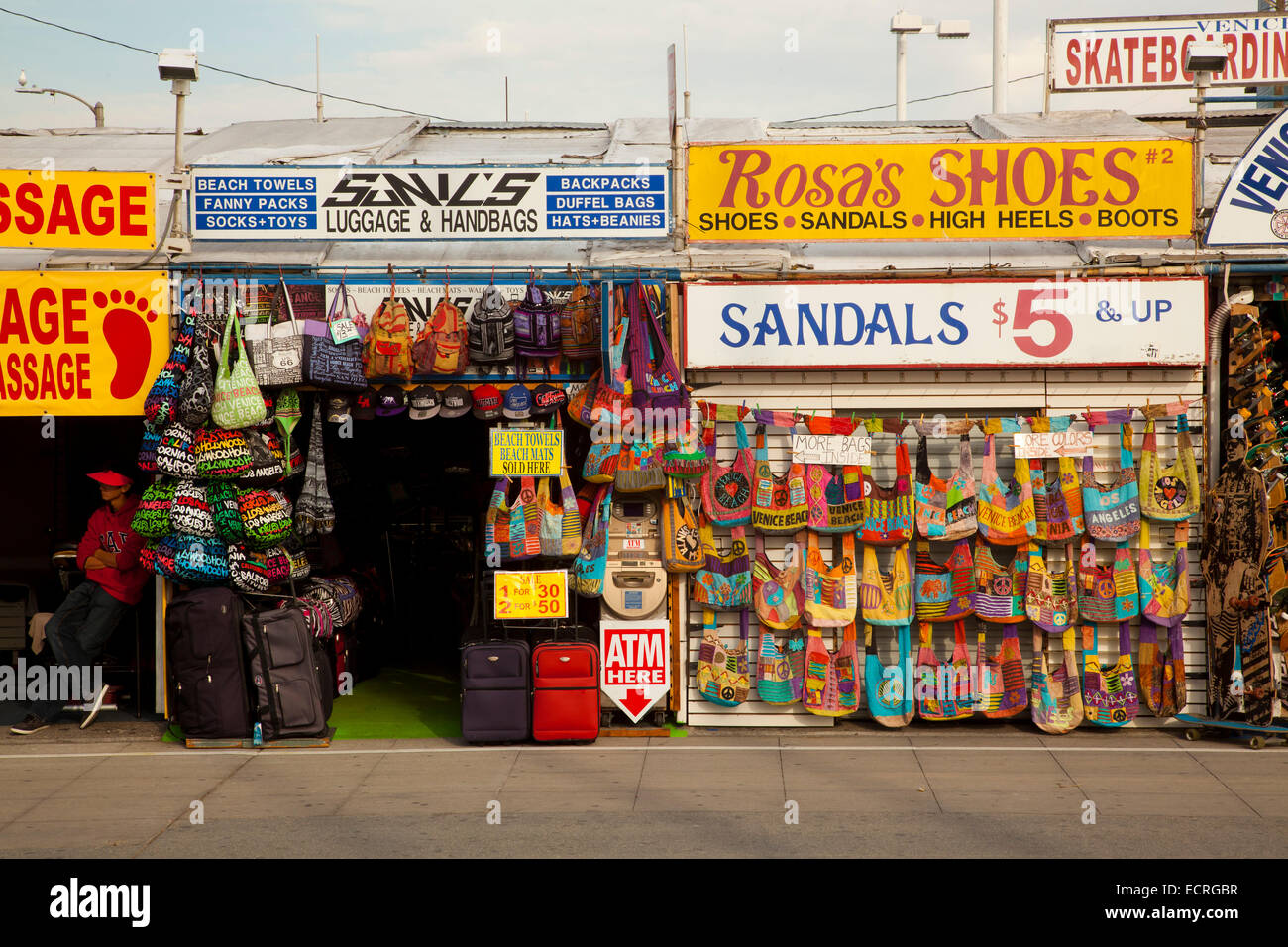 I venditori sulla spiaggia di Venezia a piedi, Los Angeles, California, Stati Uniti d'America Foto Stock