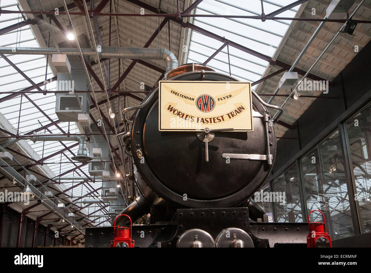 GWR il museo dei treni a vapore Swindon, Inghilterra, Regno Unito più veloce del mondo treno Cheltenham Flyer Castello di Caerphilly Foto Stock