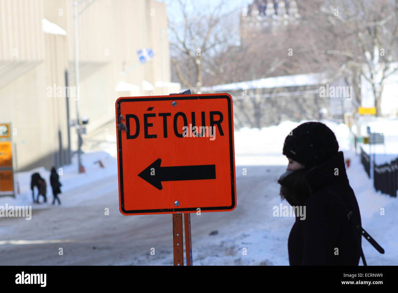Una deviazione cartello stradale in Quebec, Canada. Foto Stock