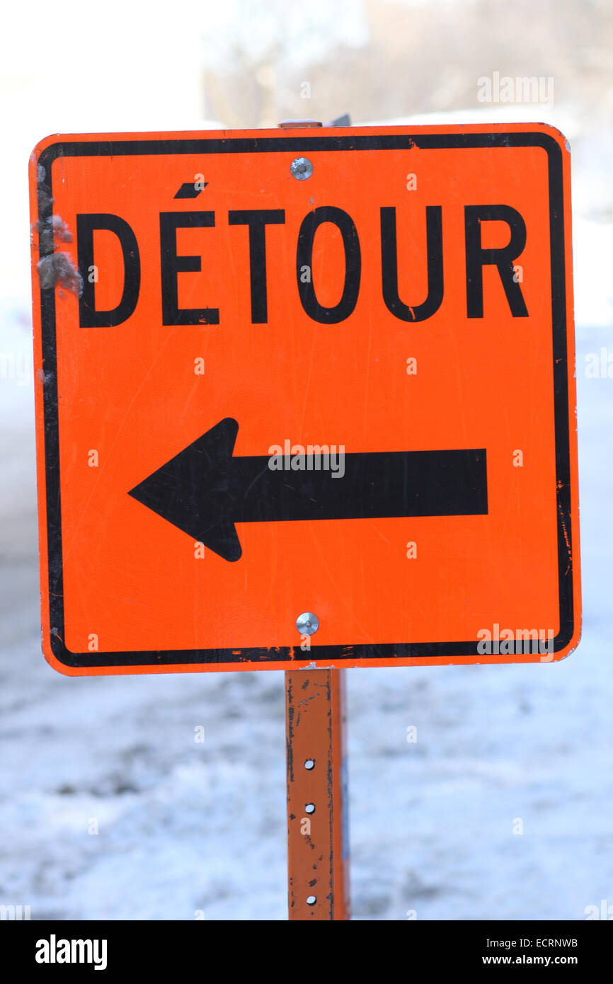 Una deviazione cartello stradale in Quebec, Canada. Foto Stock