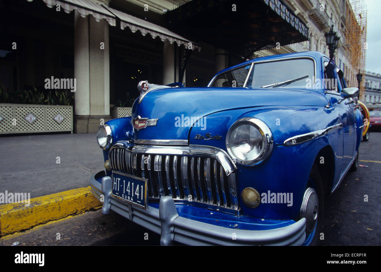 Vintage American Cars - dagli anni quaranta e cinquanta, ancora a vagare per le strade di l'Avana, Cuba. Foto Stock