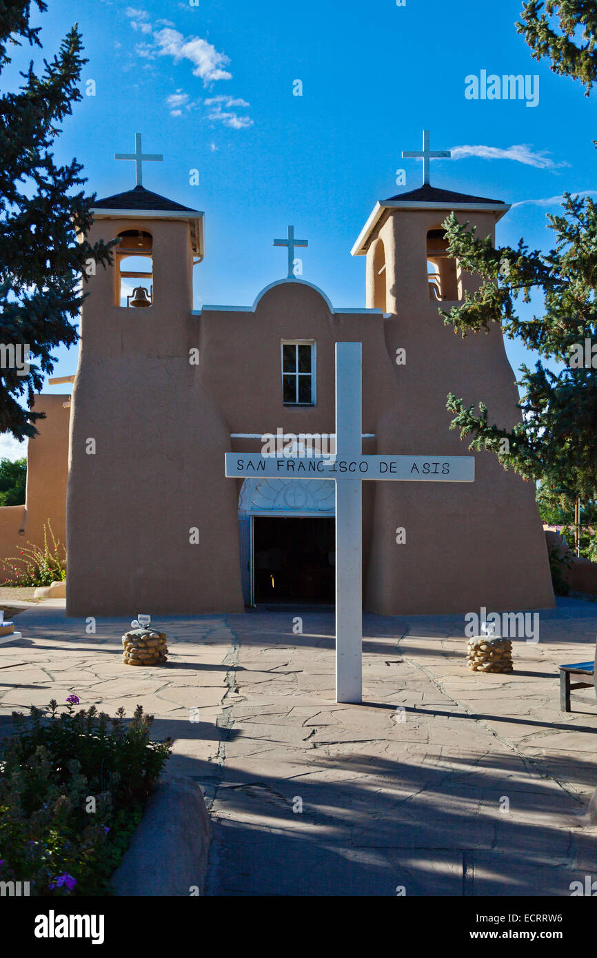 SAN FRANCISCO DE ASIS chiesa fu costruita nel 1813 - TAOS NEW MEXICO Foto Stock