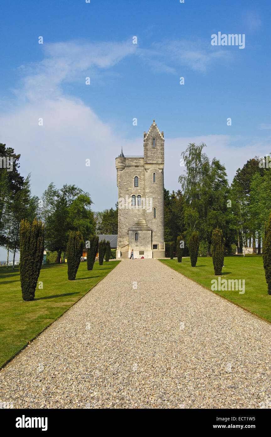 Ulster tower, British Prima Guerra Mondiale cimitero, Pas-de-Calais, valle della Somme, Francia, Europa Foto Stock