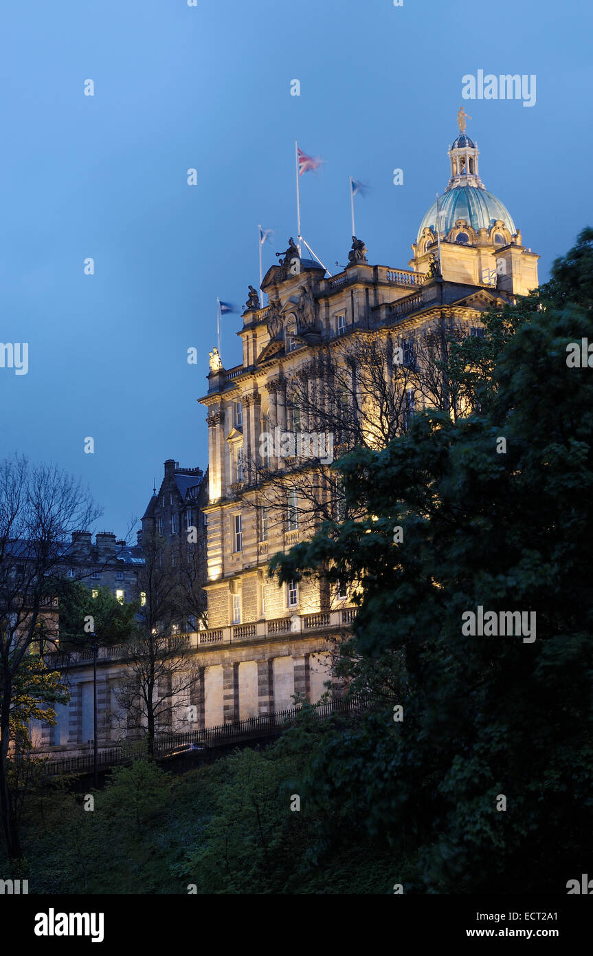 Bank of Scotland all'imbrunire, Edimburgo, Regione di Lothian, Scozia, Regno Unito, Europa Foto Stock