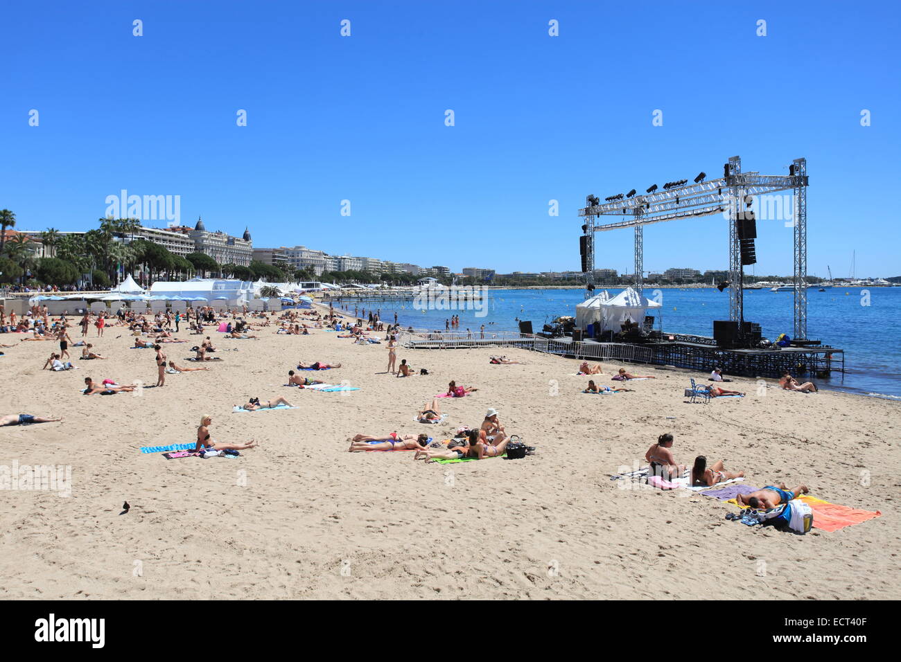 La spiaggia di Cannes durante il festival del cinema, Riviera francese. Foto Stock