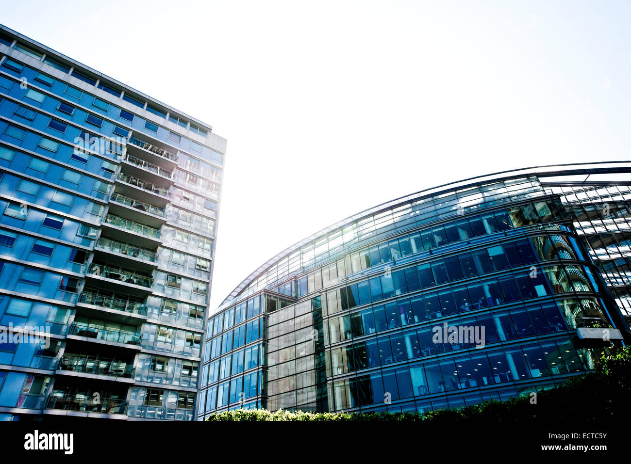 Uffici moderni Londra con sunburst Foto Stock