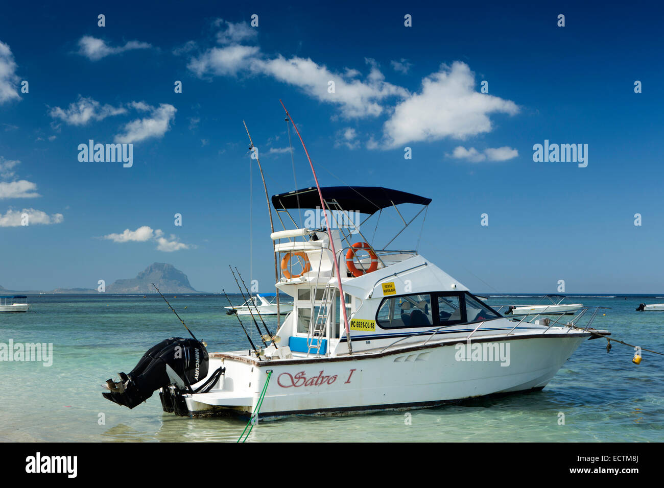 Maurizio, Flic en Flac, Salvo 1 Pesca Sportiva imbarcazione attraccata a La Pirogue Laguna resort Foto Stock