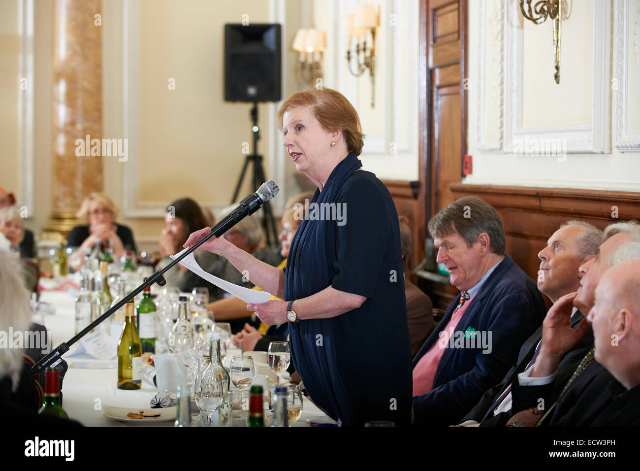 Selina Hastings al oldie pranzo letterario 16-12-14 Foto Stock
