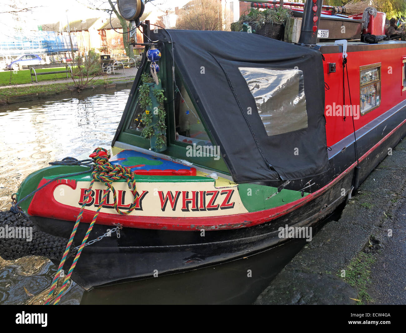 Ironicamente chiamato Billy Whizz, Canal boat, Chester City canalside, Cheshire, Inghilterra, Regno Unito, CH1 Foto Stock