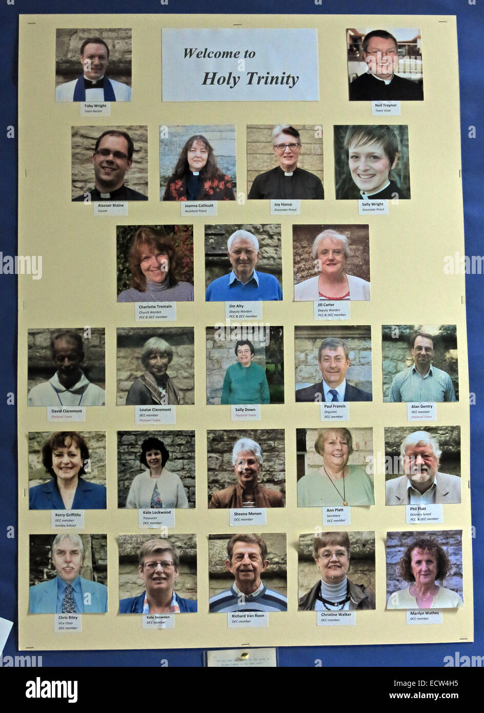 Benvenuti nella chiesa della Santissima Trinità, Wood Green, Witney, West Oxfordshire, Inghilterra Regno Unito - queste sono le nostre persone Foto Stock