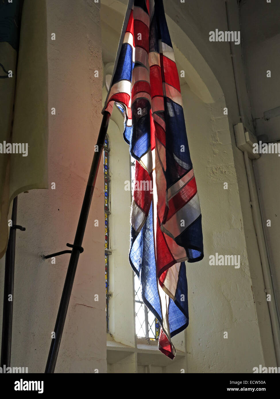 Unione Bandiera della Gran Bretagna in una cappella della chiesa, rosso, bianco e blu, a St Marys Ardley Foto Stock
