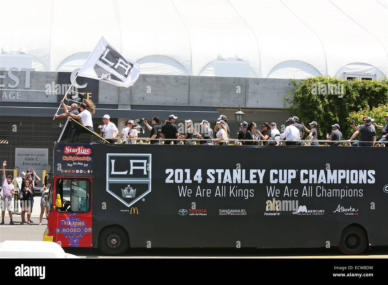 Los Angeles Kings campionato parade di L. A. come i membri sono in distinti starline autobus e auto attraverso l'area del centro cittadino con: Los Angeles Kings dove: Los Angeles, California, Stati Uniti quando: 17 Giu 2014 Foto Stock