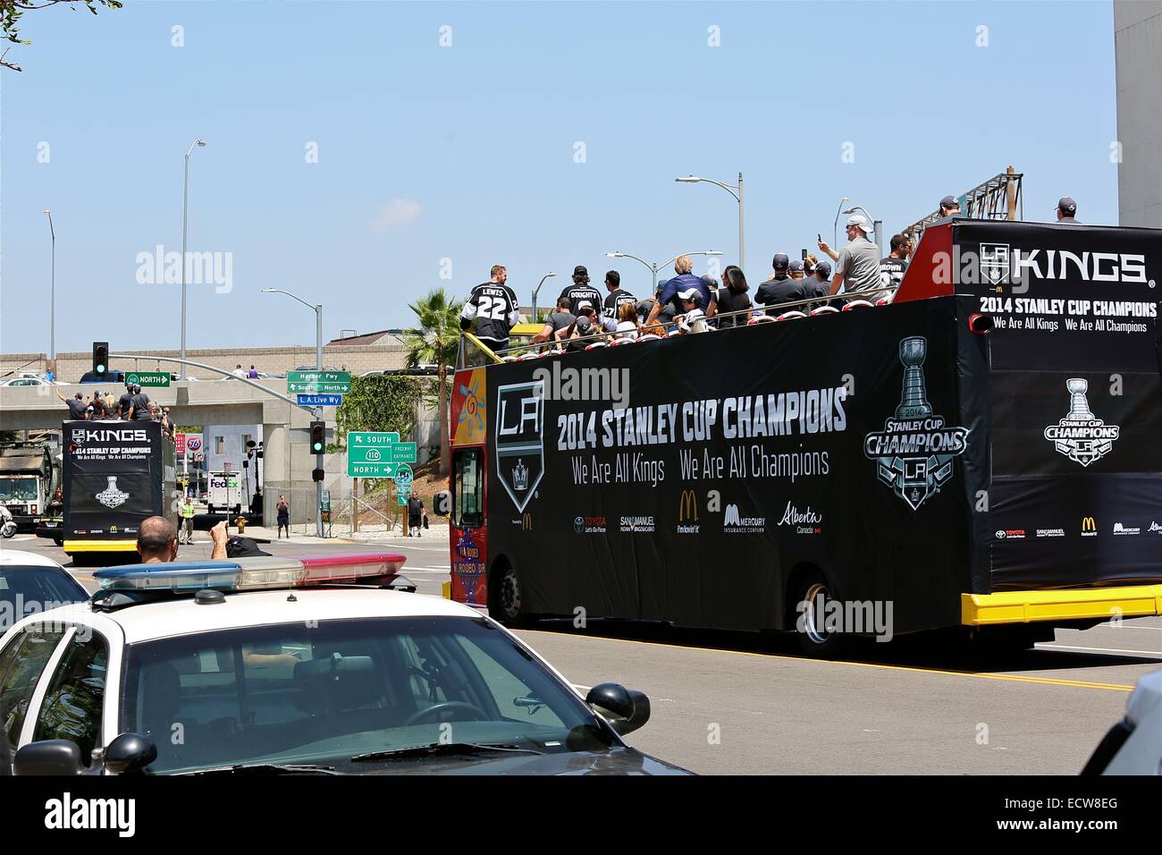 Los Angeles Kings campionato parade di L. A. come i membri sono in distinti starline autobus e auto attraverso l'area del centro cittadino con: Los Angeles Kings dove: Los Angeles, California, Stati Uniti quando: 17 Giu 2014 Foto Stock