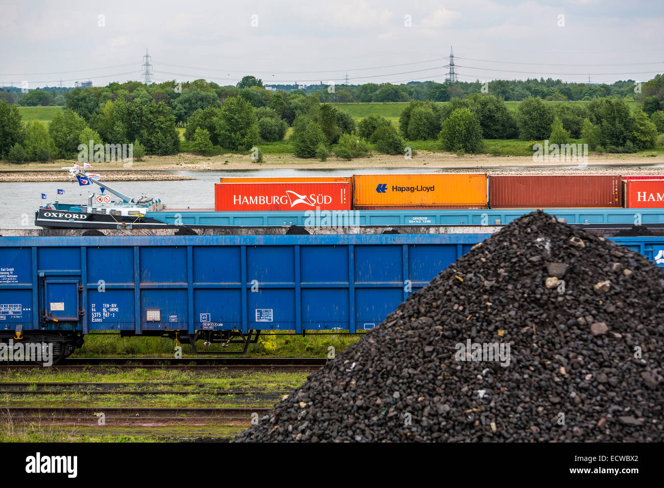 Il carbone carico nel porto Orsoy sul Reno, attraversata da Duisburg Walsum, Foto Stock