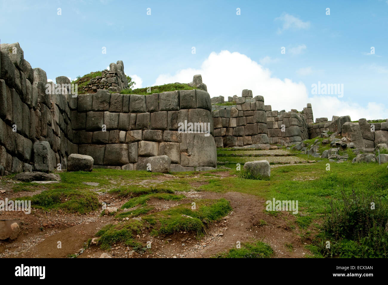 Antiche pietre Inca come basi della moderna Cusco Peru Sud America Foto Stock