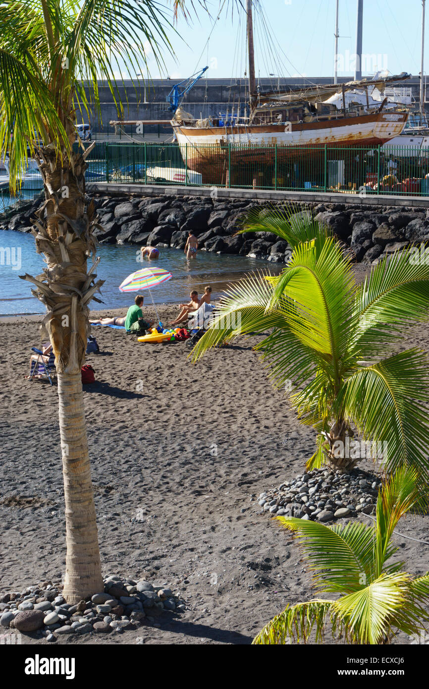 Tenerife - Playa San Juan. La spiaggia. Foto Stock