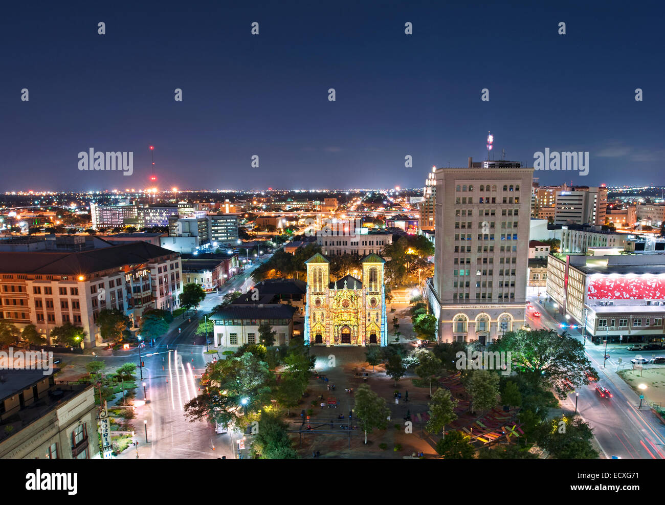 Il centro cittadino di San Antonio Texas di notte Foto Stock