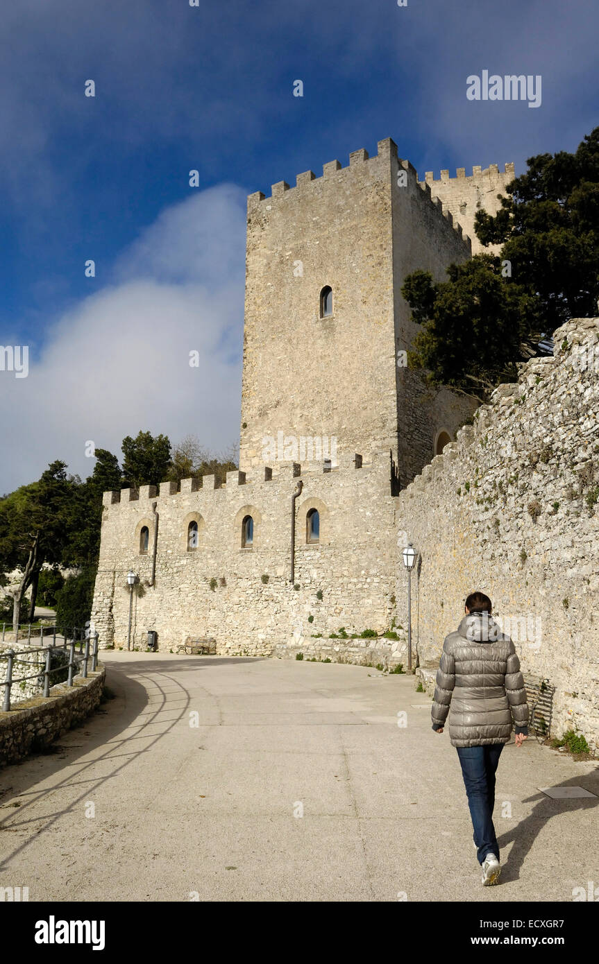 Castello Normanno, Torretta Pepoli e Torri del Balio, Erice, in Sicilia, Italia Foto Stock