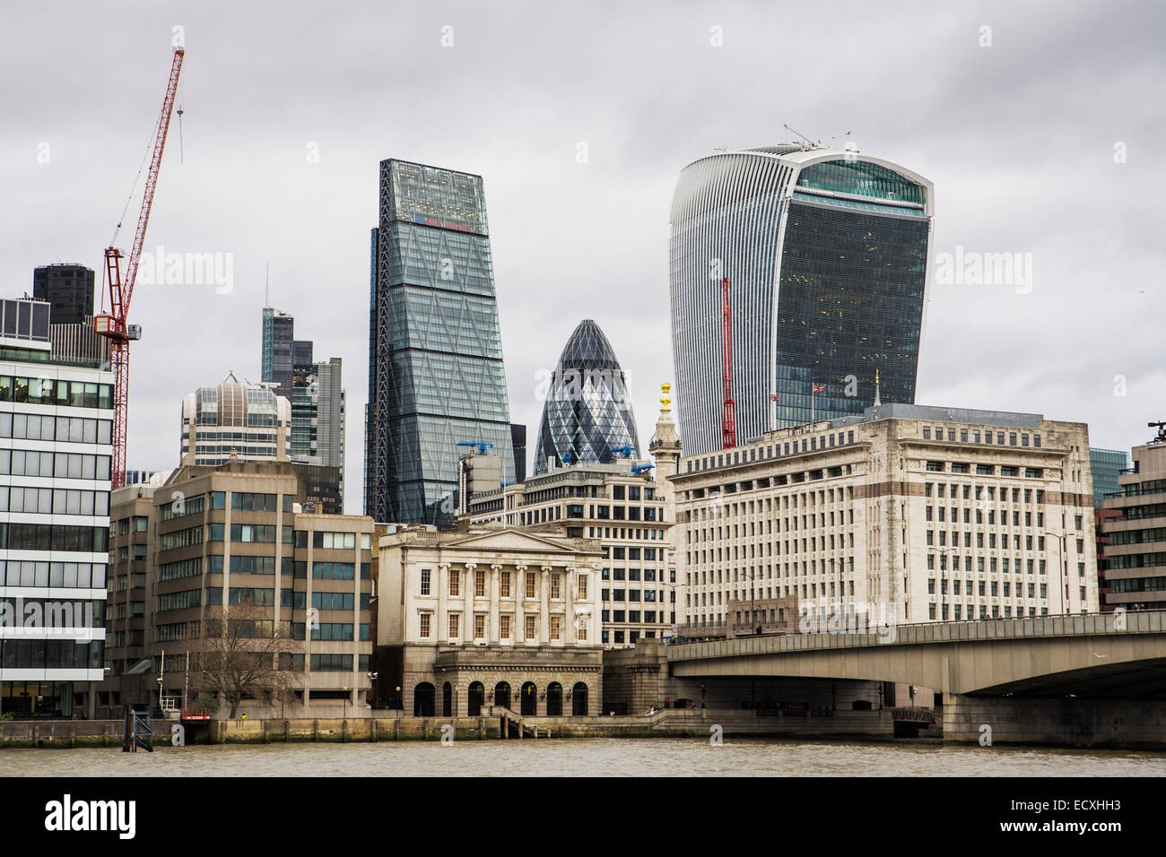 La città di Londra: il grattacielo Cheesegrater, il cetriolino e edificio Walkie-Talkie: architettura & edifici in vetro Foto Stock