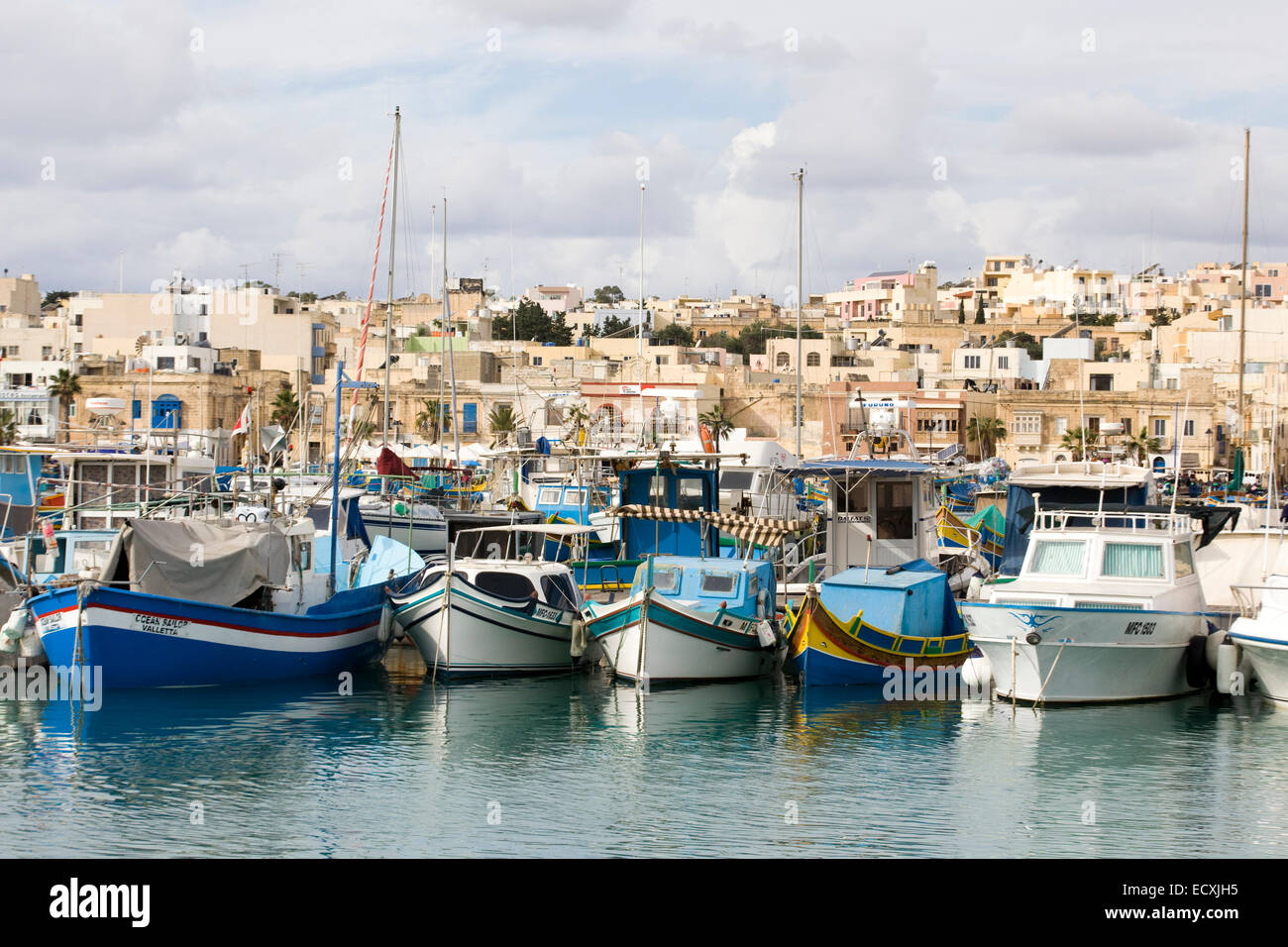 Il villaggio di pescatori di Marsaxlokk un villaggio tradizionale a Malta Foto Stock