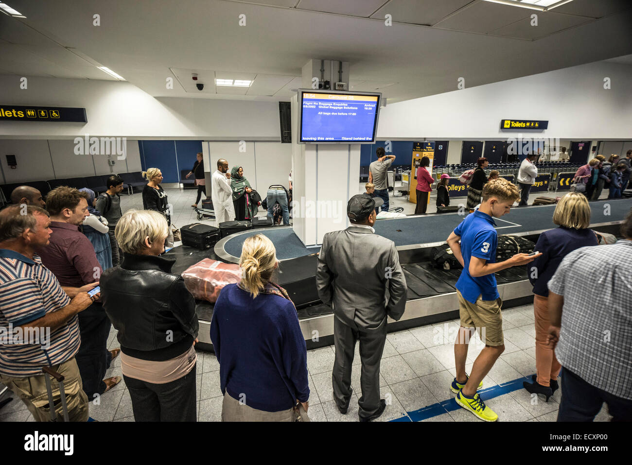 Aeroporto di Manchester raccolta bagagli Foto Stock