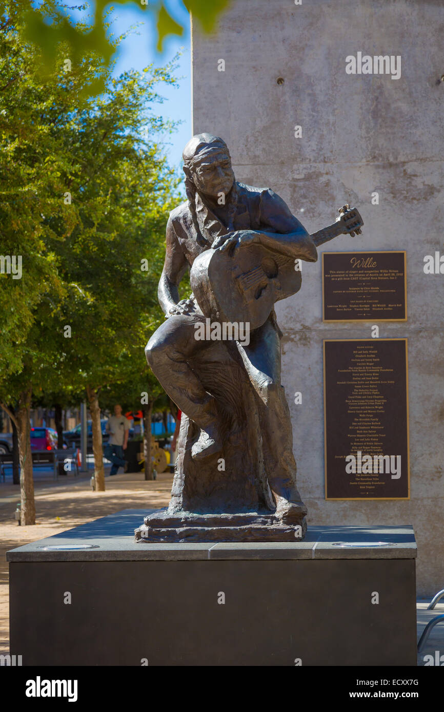 Willie Nelson scultura situato nel centro di Austin, Texas Foto Stock