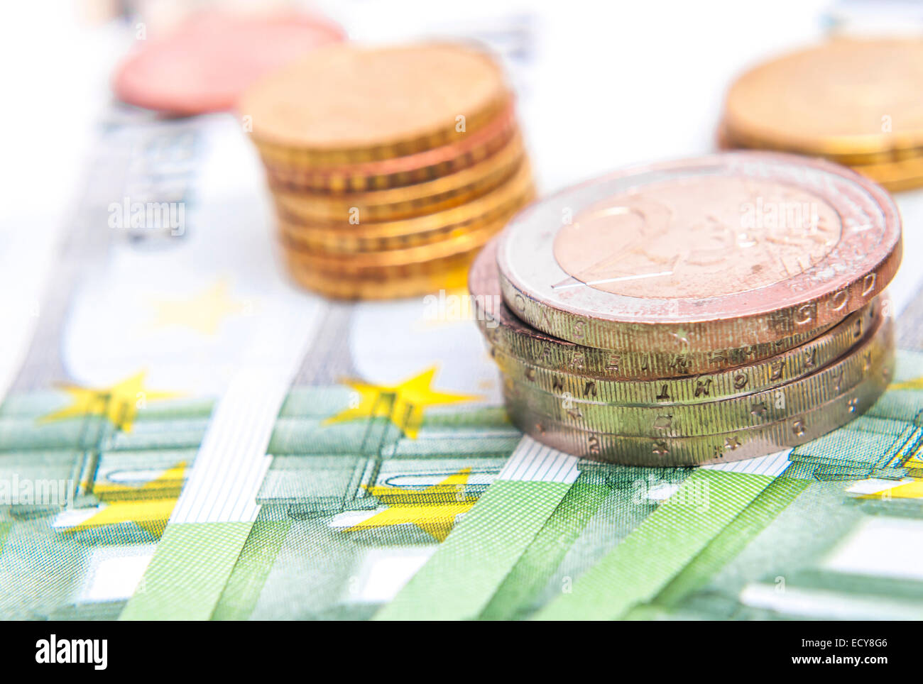 Close-up scatti in lenti macro denaro monete e banconote in euro Foto Stock