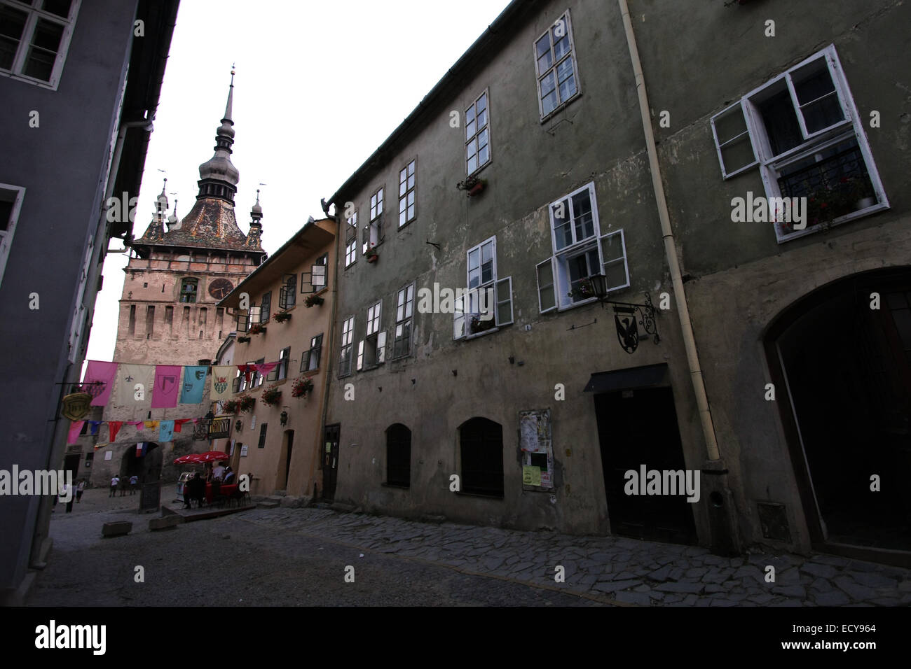 Strada principale di Sighisoara,Romania,la città natale di Vlad Tepes III,Dracula Foto Stock