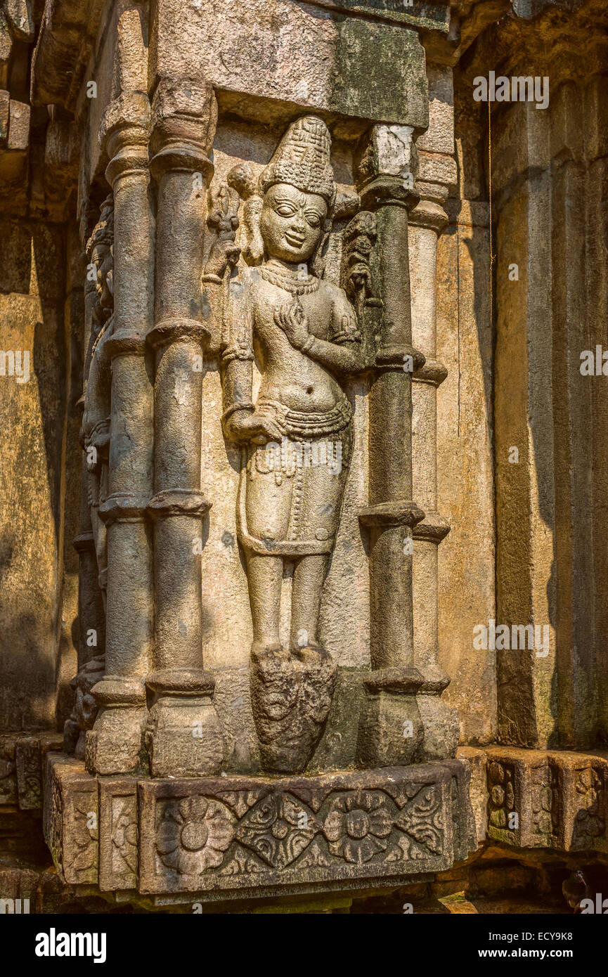 La scultura del dio indù sull'esterno della famosa e antica Kamakhya tempio indù di Guwahati, Assam, India. Foto Stock